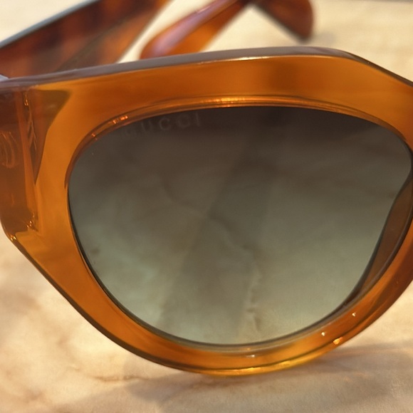 GUCCI GG1408S 004 Butterfly Sunglasses Tortoiseshell - Picture 8 of 12